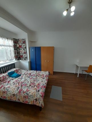 Thumbnail Room to rent in Burges Road, London