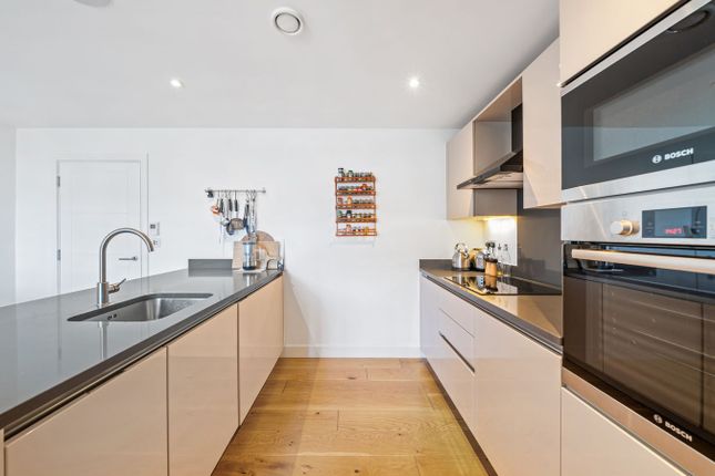 Flat 12, Linen House, Hogarth Lane, London photo 4