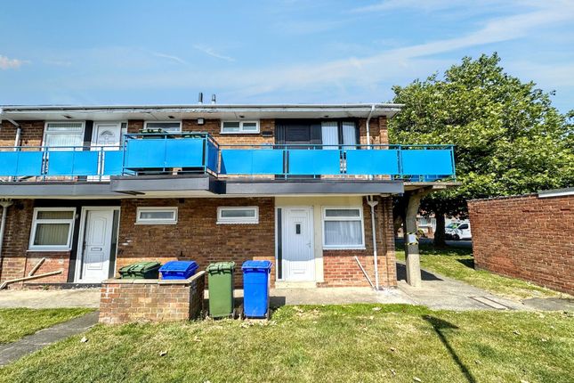 1-bed flat on 37, Kearsley Close, Whitley Bay, £30,000