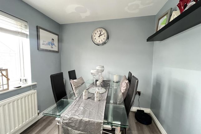 Town house for sale in Newbold Close, Dukinfield