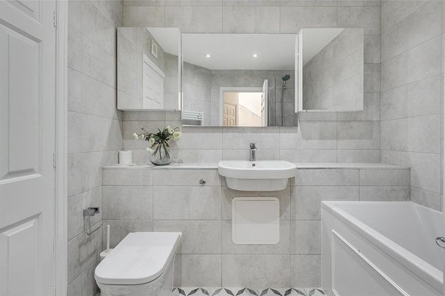 2, Romney Mews, London photo 2