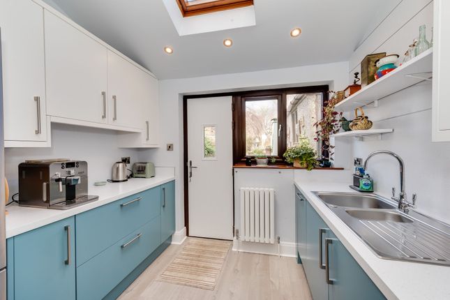 51 Barncliffe Crescent, Sheffield photo 4