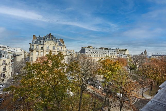 Apartment for sale in Trocadéro Gardens, Place Du Trocadéro Et Du 11 Novembre, 75016 Paris, France