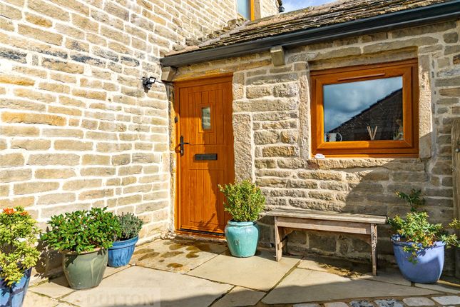 Heights Lane, Saddleworth photo 4