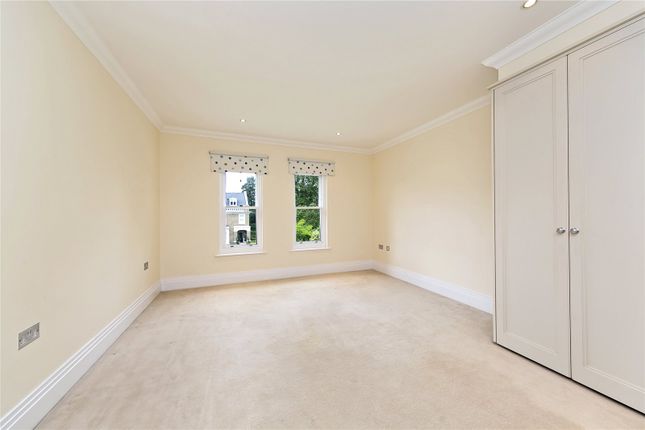 Detached house to rent in Martineau Drive, Twickenham