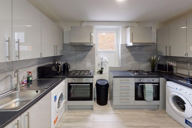 Room 5, 1020B, Harrow Road, Kensal Green photo 2