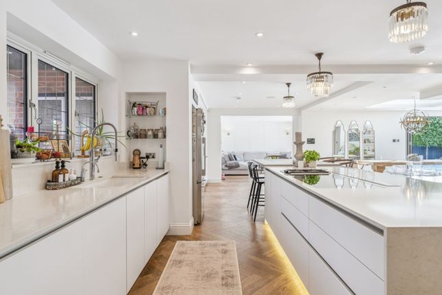10 Mill Lane, Gerrards Cross photo 5