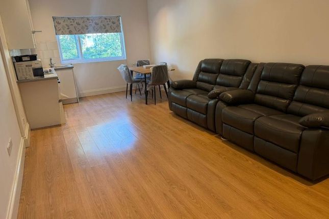 Flat 2 ,   13, Radnor Road, London photo 2
