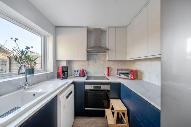 27 Plough Way, Winchester photo 2