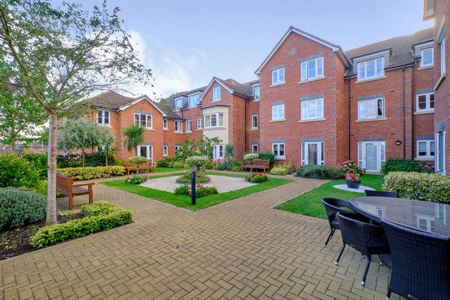 Thumbnail Flat for sale in Tresham Close, Kettering, Northamptonshire