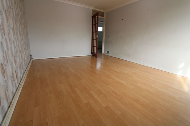 Longford Court, West Ewell photo 4