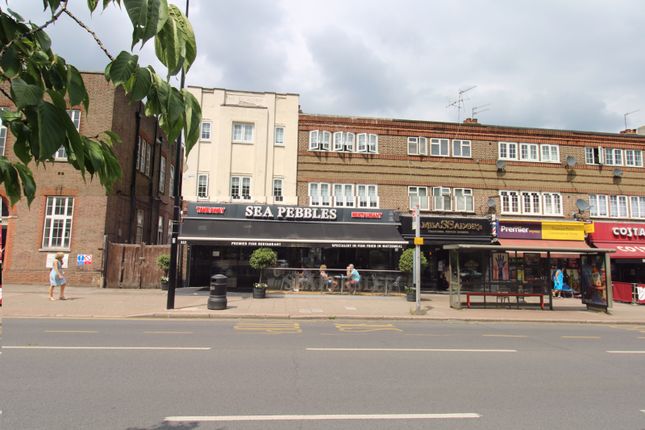 Bright &amp; Airy Converted Flats Situated On Hatch End Broadway