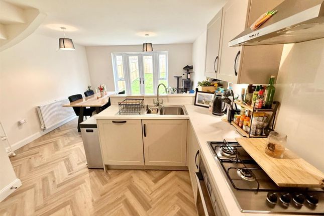 4, Wilshaw Place, Macclesfield photo 3