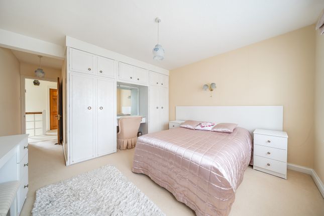42, Marsworth Avenue, Pinner photo 5