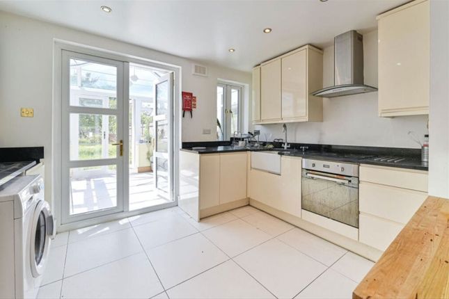 264, Friern Road, London photo 4