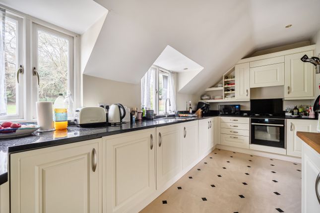 6 The Mount,, Petworth Road, Godalming photo 3