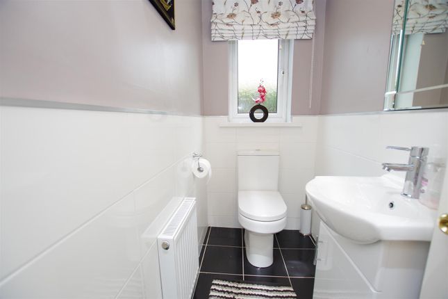 Detached house for sale in Vint Rise, Idle, Bradford