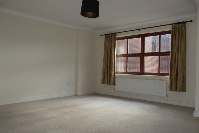 27, Exeter photo 3