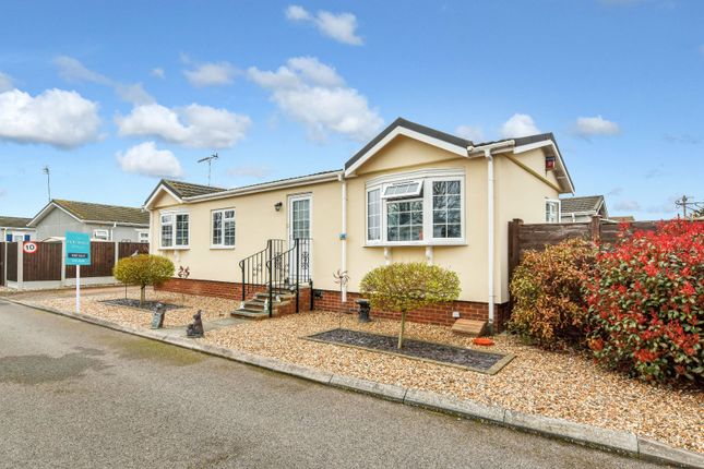 48, East Beach Park, Shoeburyness photo 2