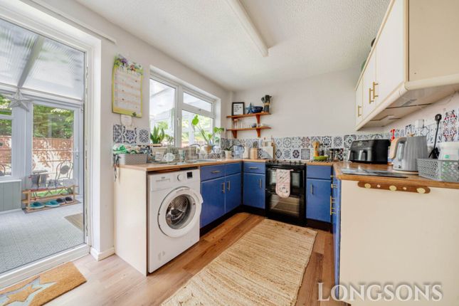32, Montagu Close, Swaffham photo 2