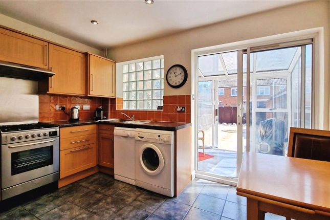35, Mill Green, Bracknell photo 4