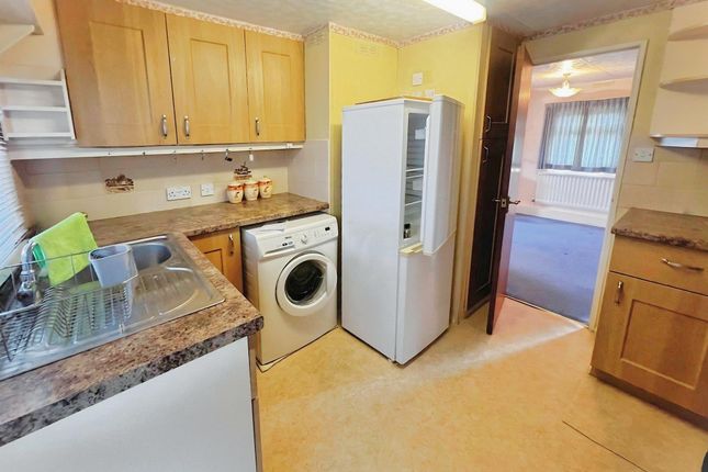 19, Oaklands Park, Dorchester photo 3