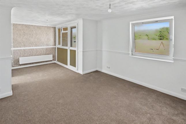 11, Thoresby Court, Corby photo 3