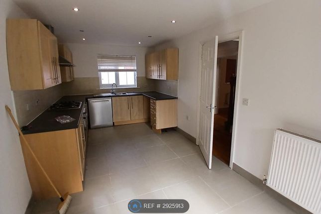 Kilcoby Avenue, Swinton, Manchester photo 5