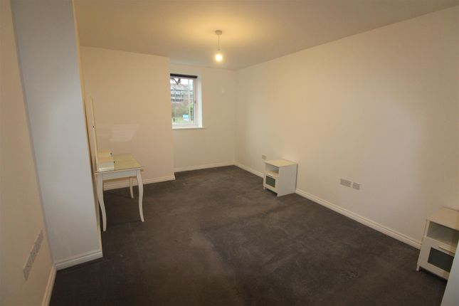 Flat to rent in Gemini Park, Manor Way, Borehamwood