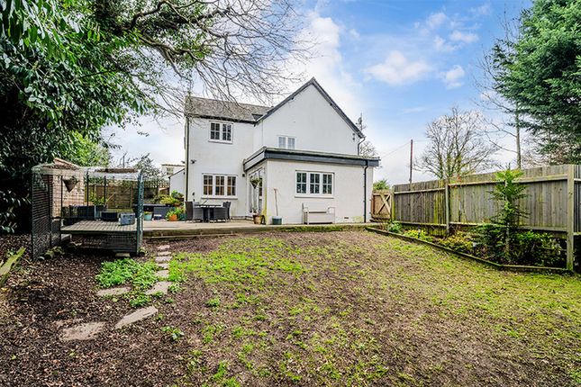 2 Crossways Cottages, Masons Bridge Road, Redhill photo 2