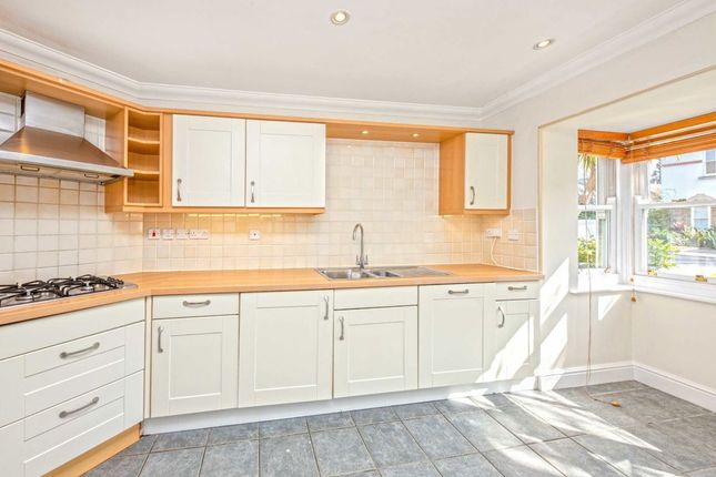 87, Admiralty Way, Teddington photo 3