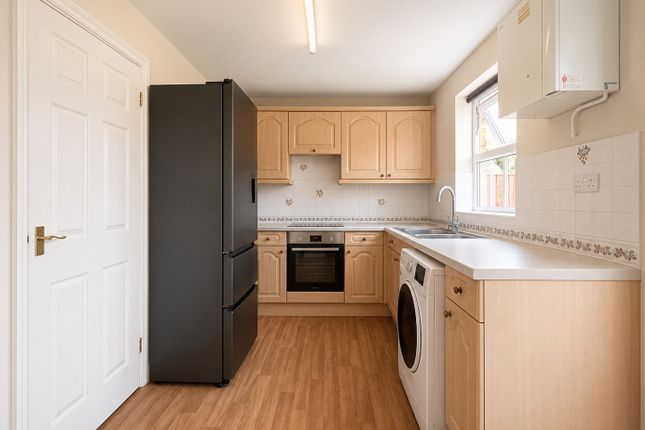 8, Dalbier Close, Norwich photo 4