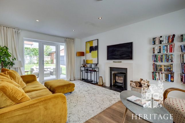 18, Thompson Gardens, Colchester photo 3