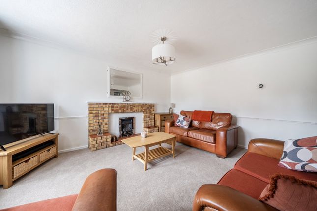 2, Sheppard Close, Chippenham photo 4