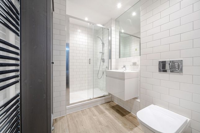 Apartment 82, 2, Woods Road, London photo 4