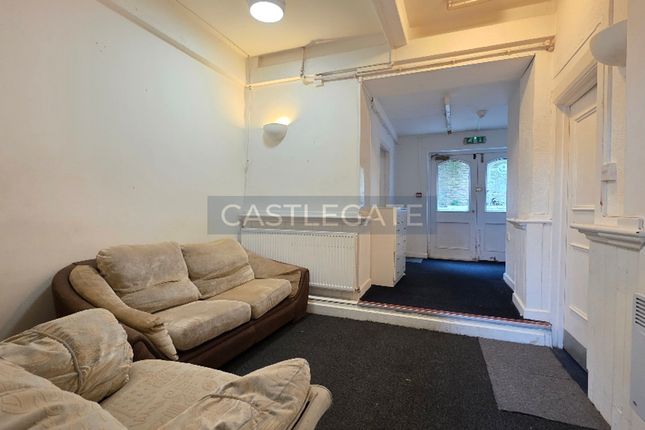 Flat 1, 16 Manchester Road, Huddersfield photo 2
