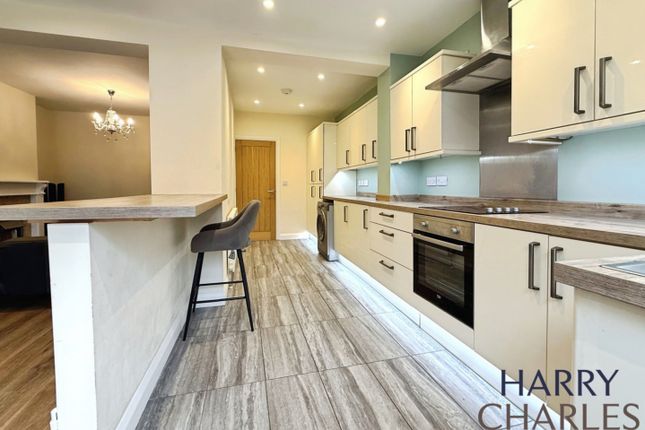 119, Sandringham Road, Watford photo 3