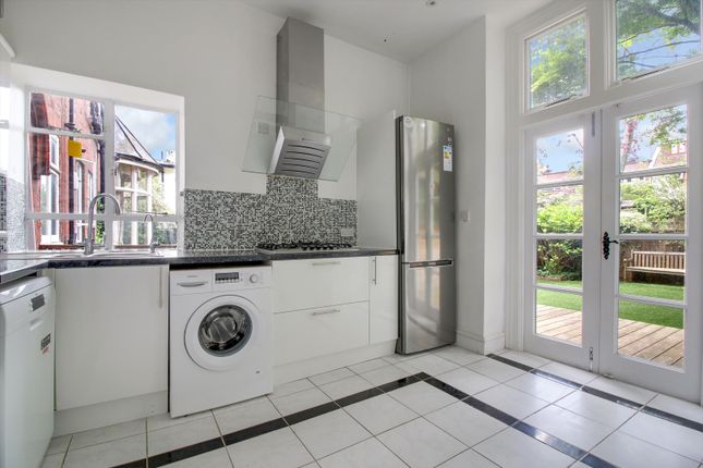 Flat for sale in Netherhall Gardens, London