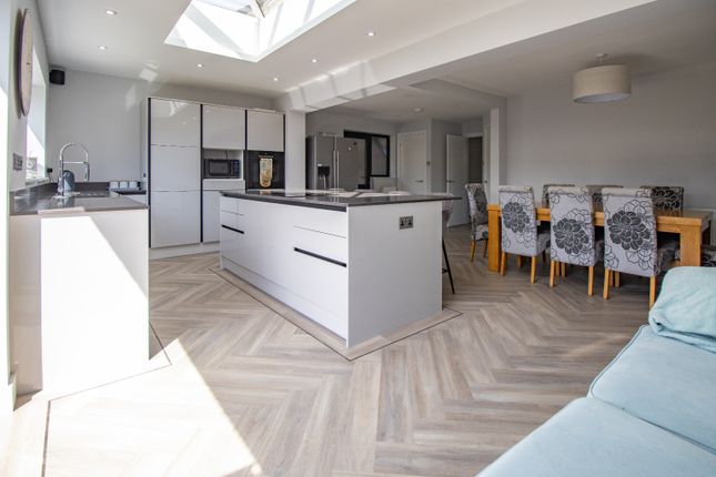 8 Maple Close, Beetley, Norfolk photo 2
