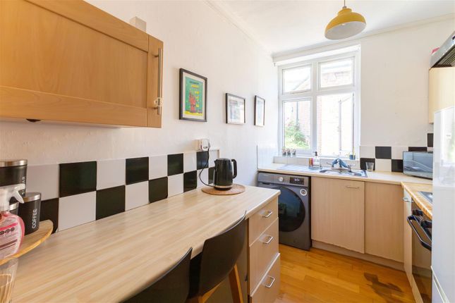 Flat 7 West Hill Court, 24, West Hill Road, St. Leonards-On-Sea photo 4