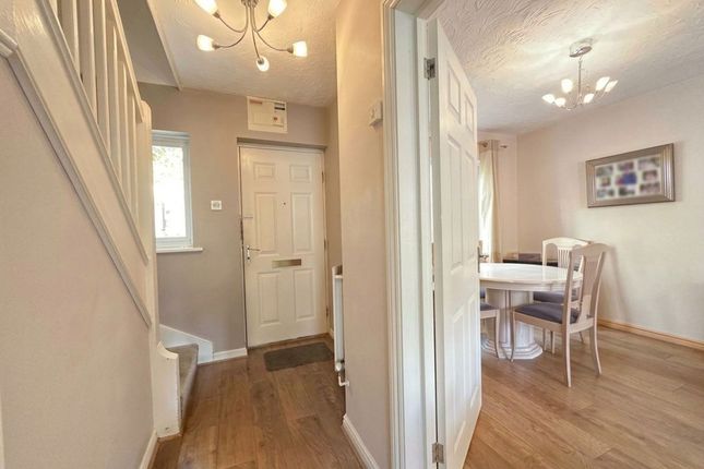7 Thistle Close, Basildon photo 4