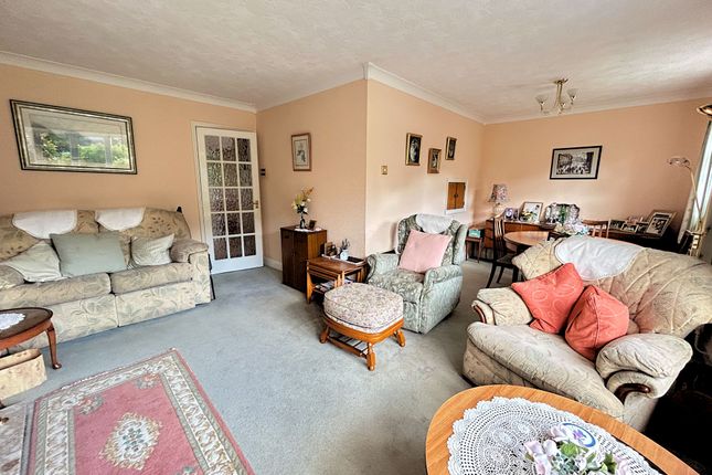 66 Ravenscroft, Crewe photo 2