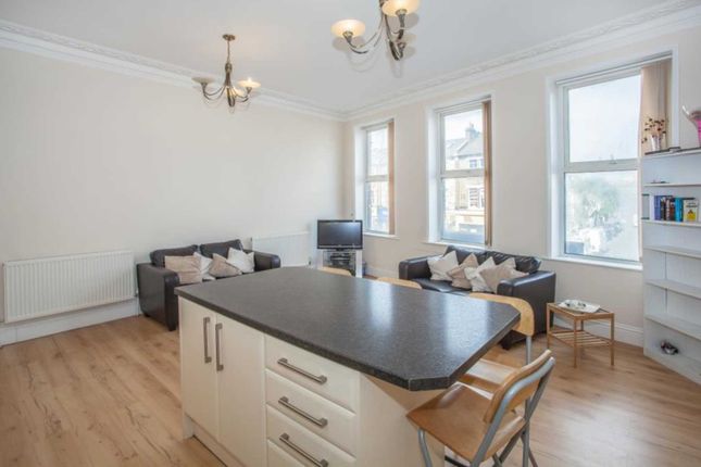 Flat to rent in Uxbridge Road, Shepherds Bush