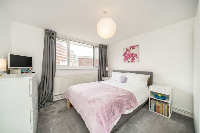14, Shoreham Close, London photo 3