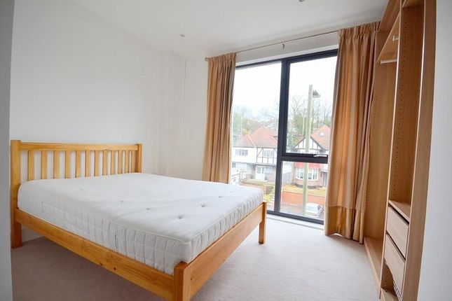 Flat 11 Lexington Place 765, Finchley Road, London photo 5