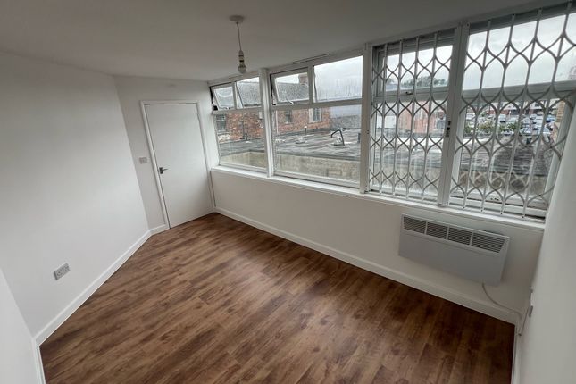 Flat 6, 110a, High Street, North Lincs photo 4
