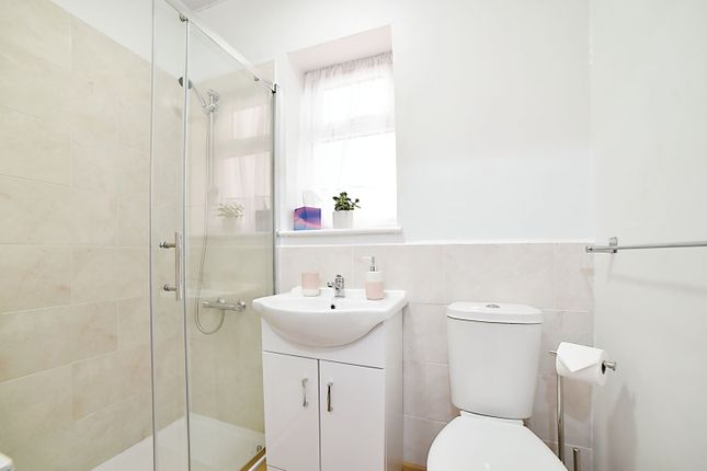 6, Bramble Avenue, Norwich photo 3