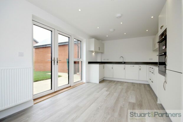81, Barton way, Hassocks photo 5