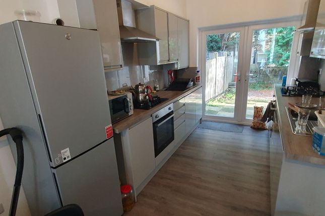 8 Malefant Street, Cardiff photo 3
