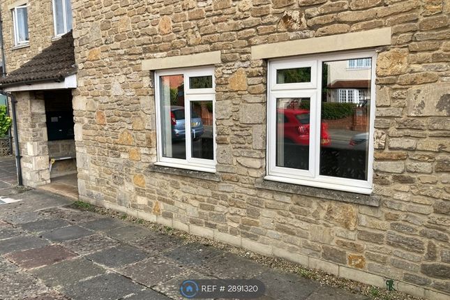 Thurston Court, Park Lane, Chippenham photo 2